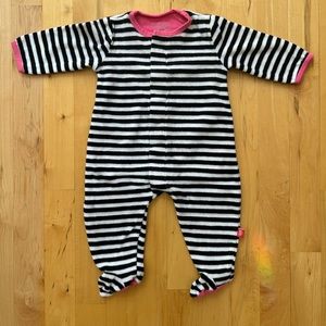 Magnetic Me velour onsie